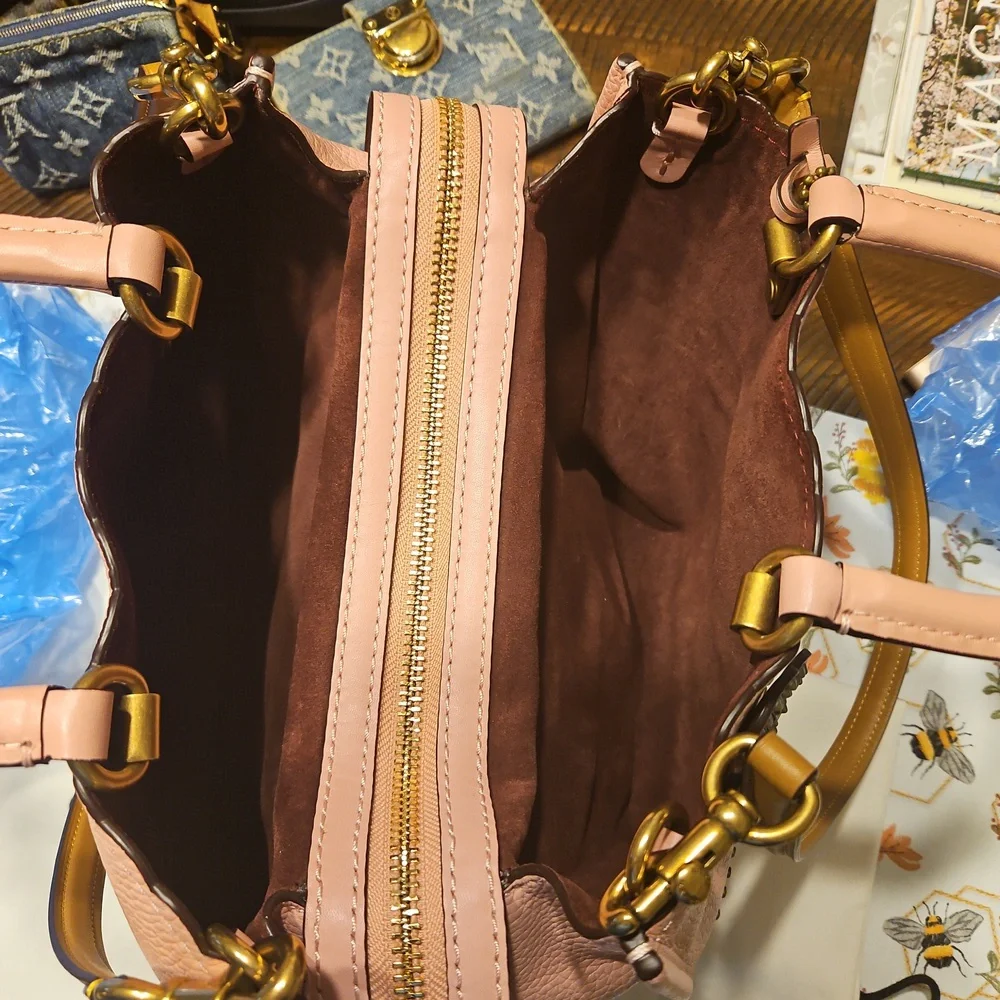 Coach Tea Rose Rogue Set - Picture 8 of 16